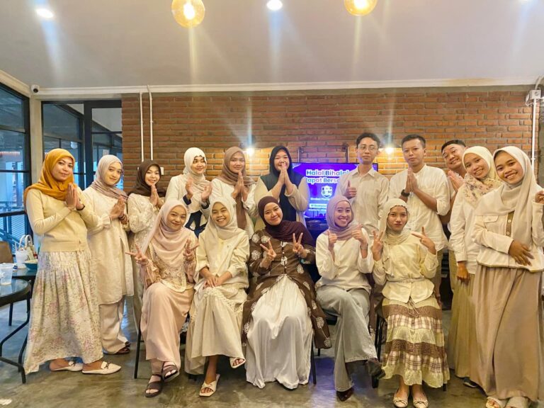 Sinergi dan Silaturahmi: Bimbel Pionir Mandala Gelar Halal Bihalal dan Rapat Strategi Pembelajaran Sambut Tahun Ajaran Baru